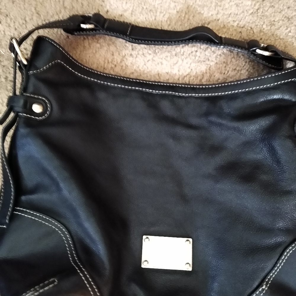 Michael kors bags and Coach bags.. this is a lot of Michael kors bags and Coach